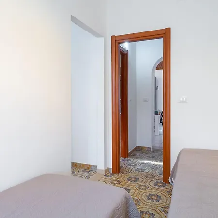 Plemmirium Ondosum Villa